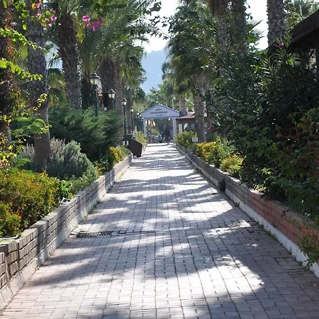 アパート Hill View Gardens *